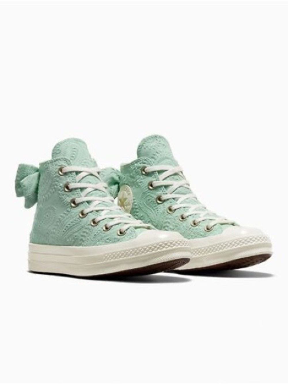 NWT Converse Chuck 70 Bow high tops aloe women’s size 6